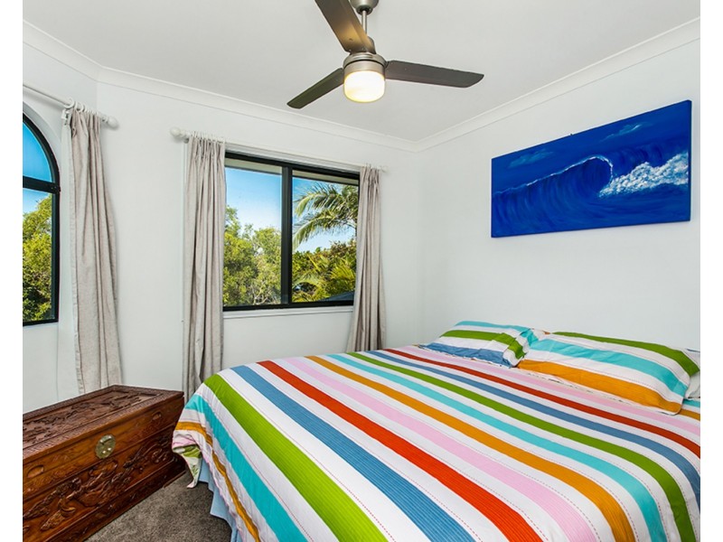 4 Dugun Court, Ocean Shores NSW 2483