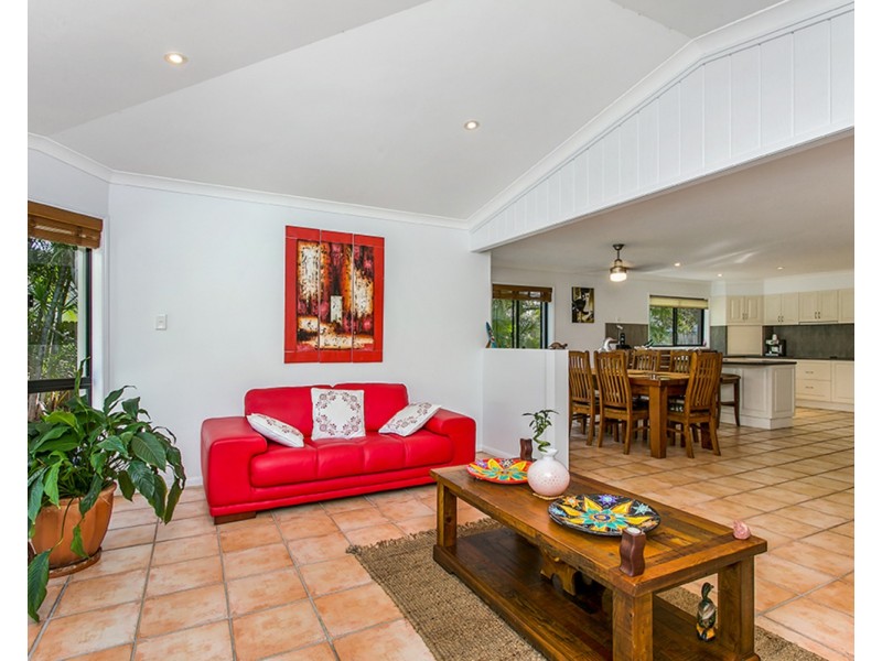 4 Dugun Court, Ocean Shores NSW 2483