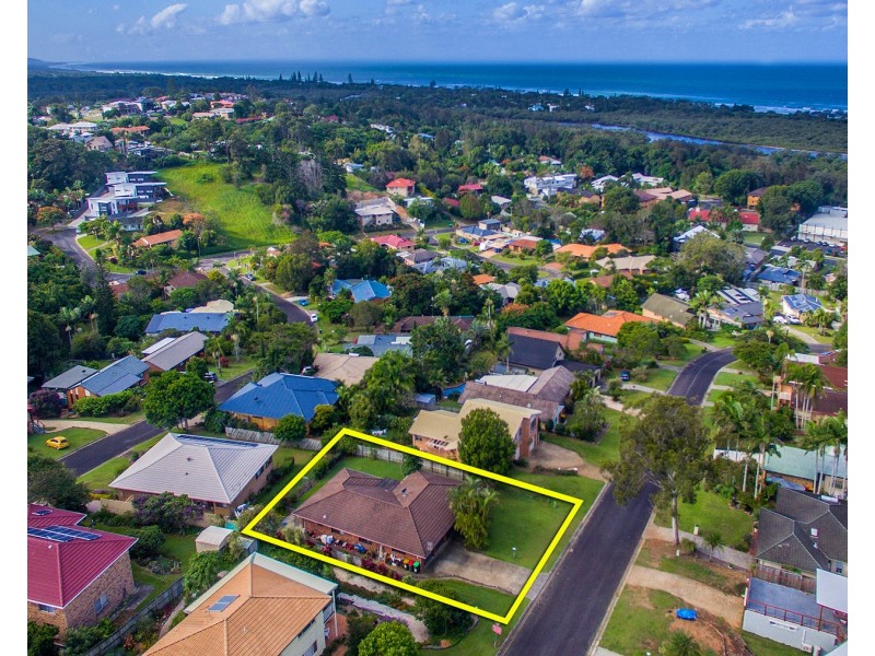 26 Yallakool Drive, Ocean Shores NSW 2483