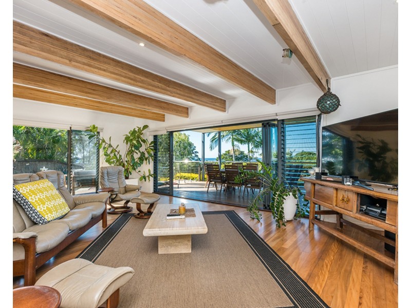 13 Goolara Court, Ocean Shores NSW 2483