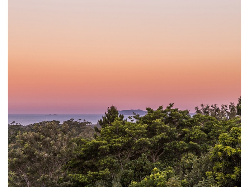 13 Goolara Court, Ocean Shores NSW 2483