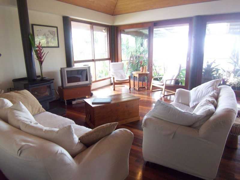 42 Tongarra Drive, Ocean Shores NSW 2483