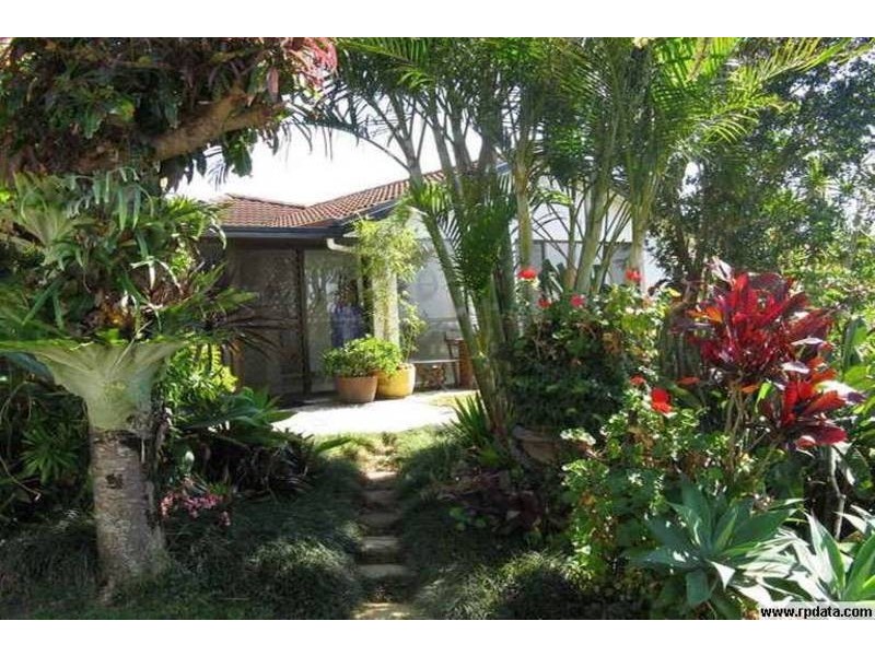 22 Goondooloo Drive, Ocean Shores NSW 2483