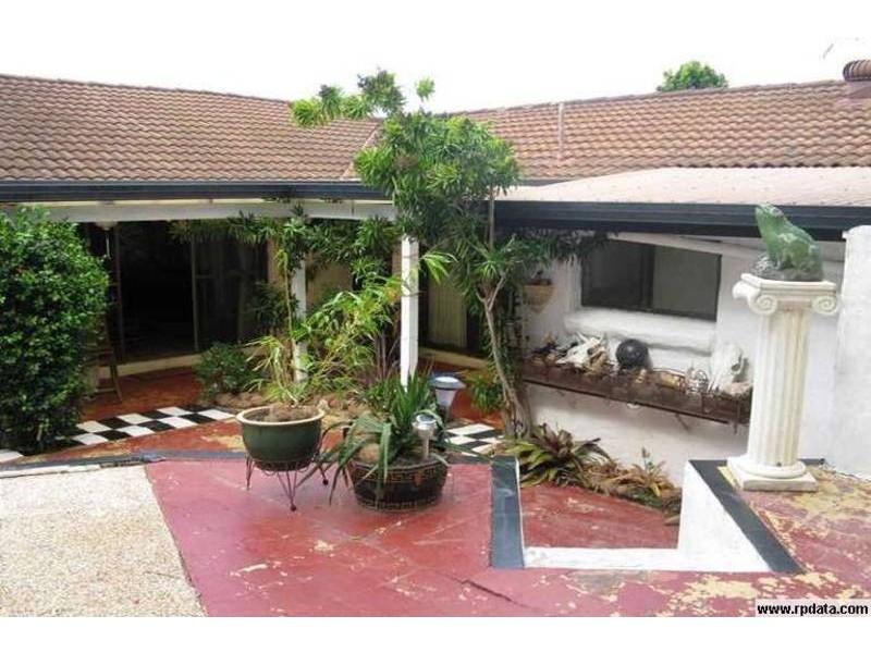 22 Goondooloo Drive, Ocean Shores NSW 2483