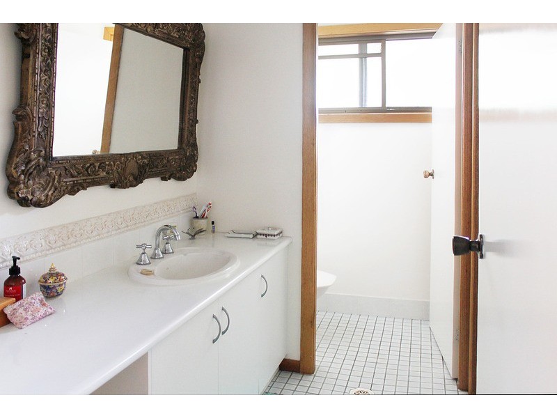2 Katya Court, Ocean Shores NSW 2483