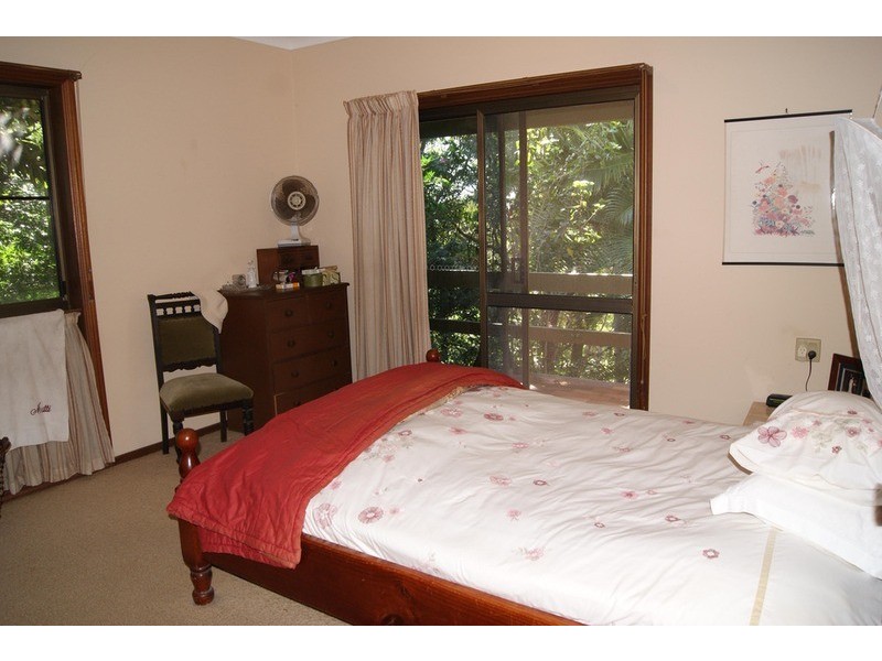 15 Yamble Drive, Ocean Shores NSW 2483