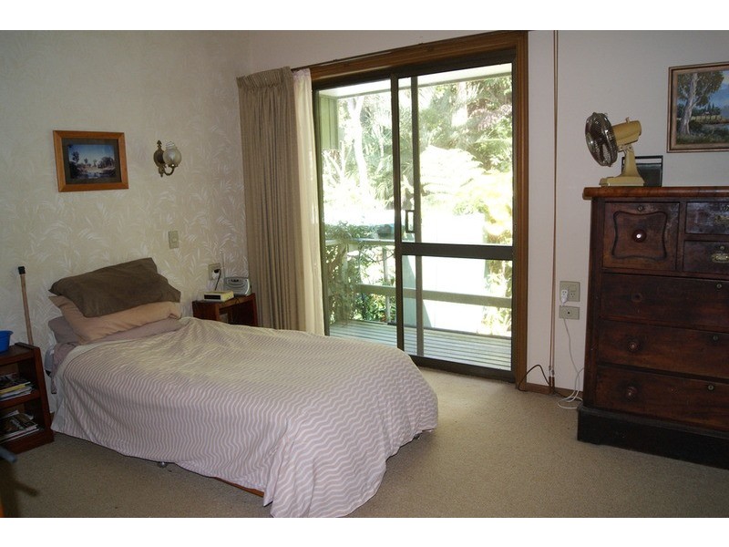 15 Yamble Drive, Ocean Shores NSW 2483