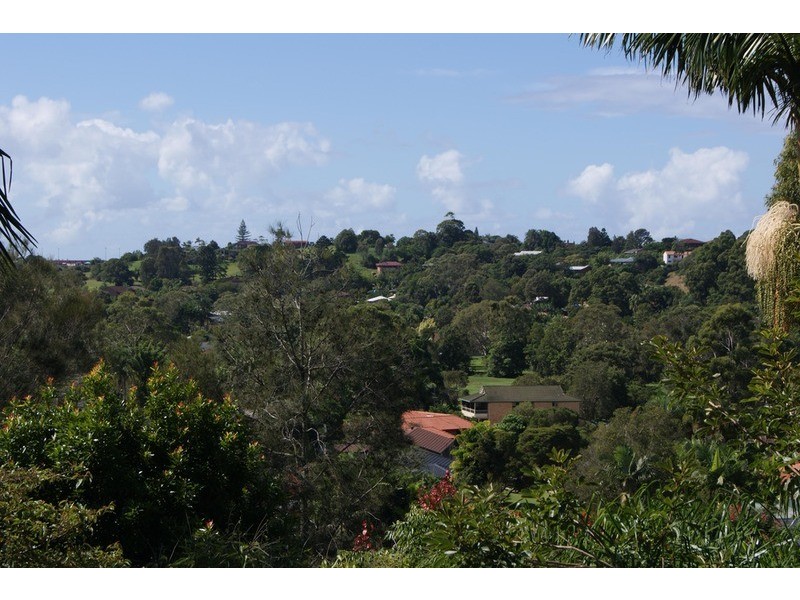 15 Yamble Drive, Ocean Shores NSW 2483