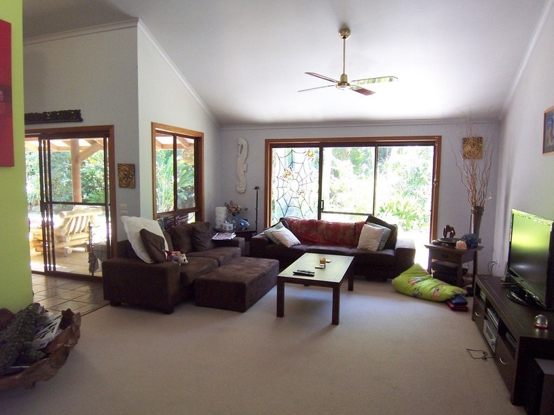 5 Gira Place, Ocean Shores NSW 2483