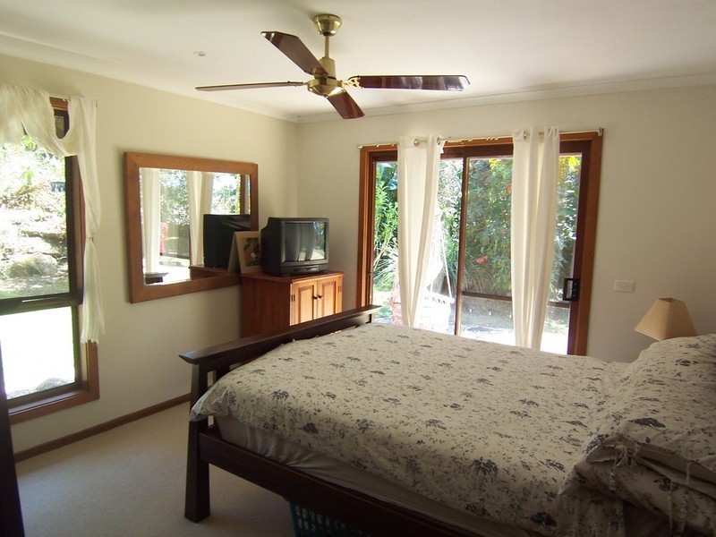 5 Gira Place, Ocean Shores NSW 2483