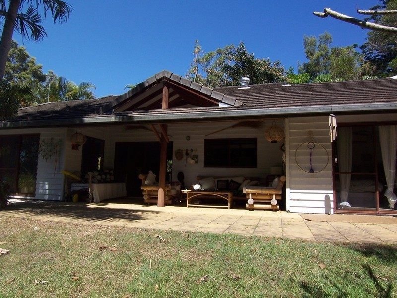 5 Gira Place, Ocean Shores NSW 2483