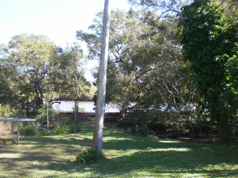 Upstairs/17 Pacific Street, New Brighton NSW 2483