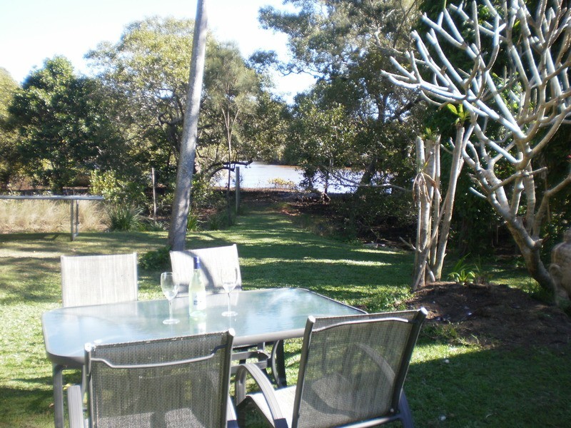 Upstairs/17 Pacific Street, New Brighton NSW 2483