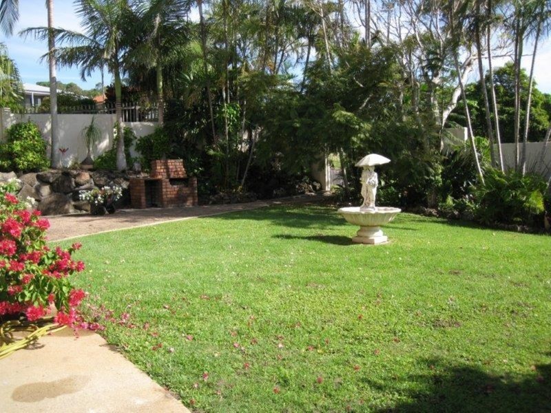 30 Yallakool Drive, Ocean Shores NSW 2483
