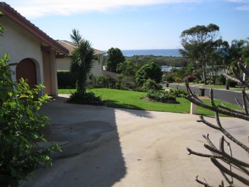 30 Yallakool Drive, Ocean Shores NSW 2483