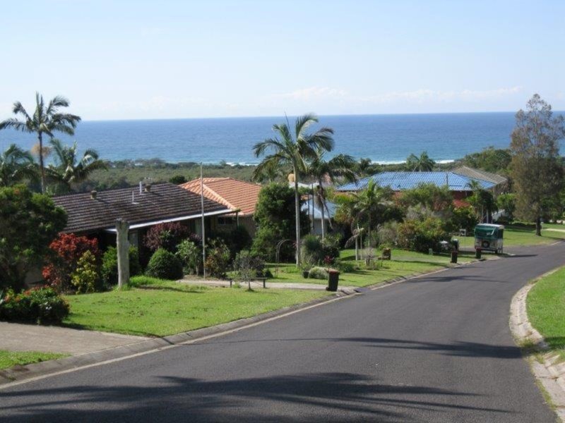 30 Yallakool Drive, Ocean Shores NSW 2483