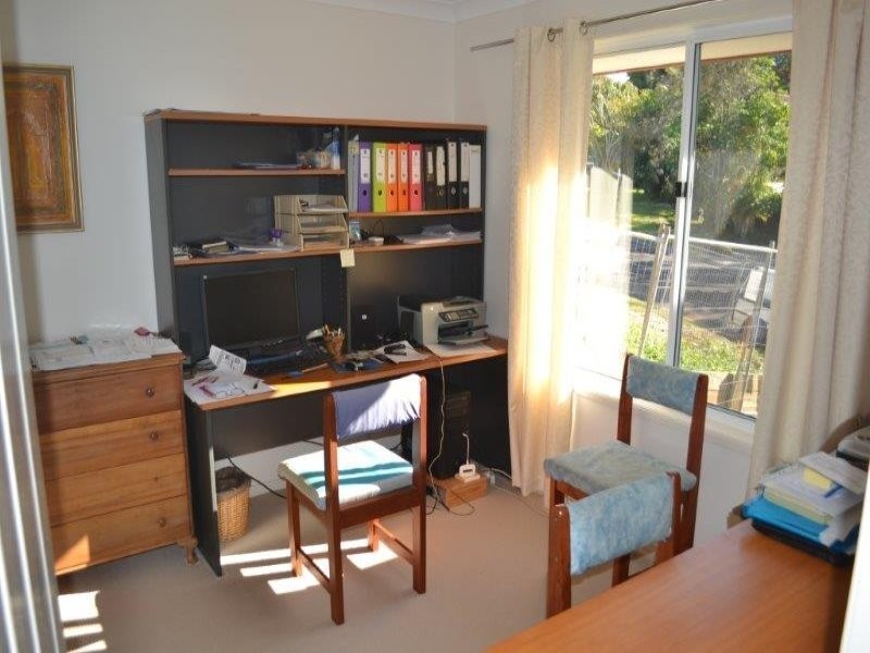 1 Nandroya Avenue, Ocean Shores NSW 2483