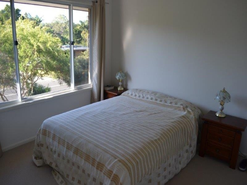 1 Nandroya Avenue, Ocean Shores NSW 2483