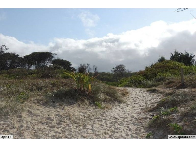 19 Muli Muli Avenue, Ocean Shores NSW 2483