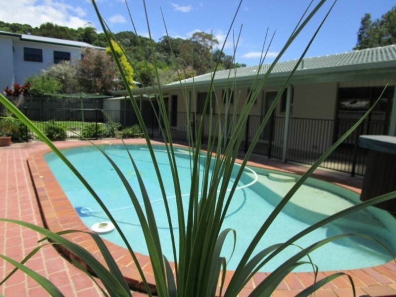 1 BINYA Place, Ocean Shores NSW 2483