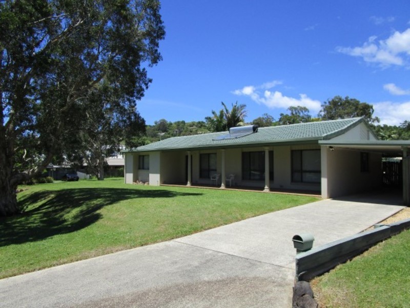 1 BINYA Place, Ocean Shores NSW 2483
