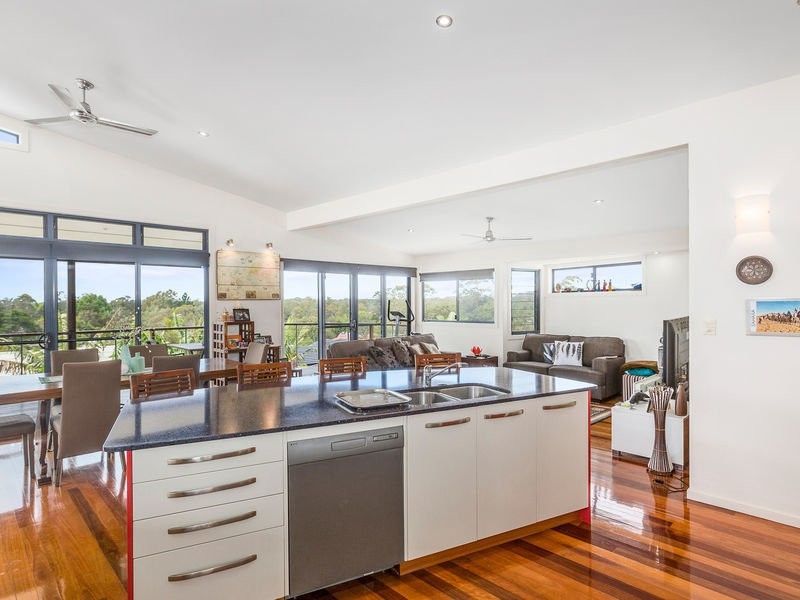 10 PALMER Avenue, Ocean Shores NSW 2483