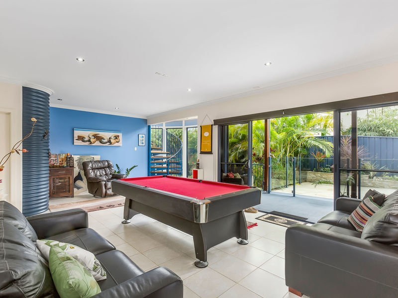 10 PALMER Avenue, Ocean Shores NSW 2483