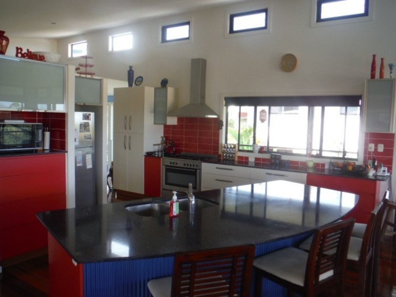 10 PALMER Avenue, Ocean Shores NSW 2483