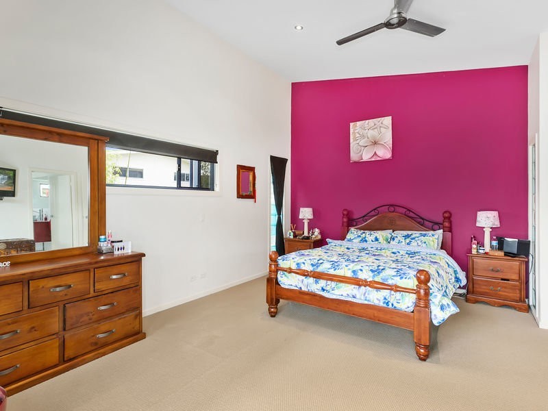 10 PALMER Avenue, Ocean Shores NSW 2483