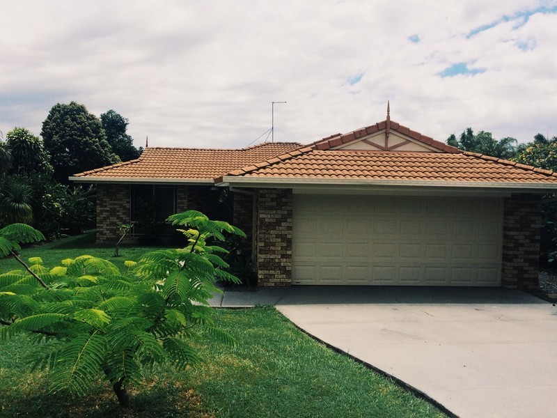 2 GLENDALE Crescent, Ocean Shores NSW 2483