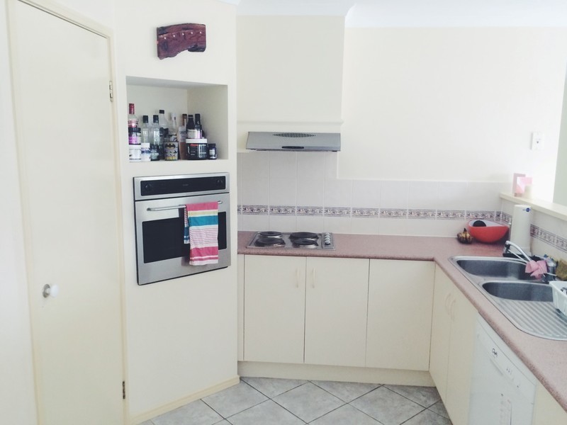 2 GLENDALE Crescent, Ocean Shores NSW 2483