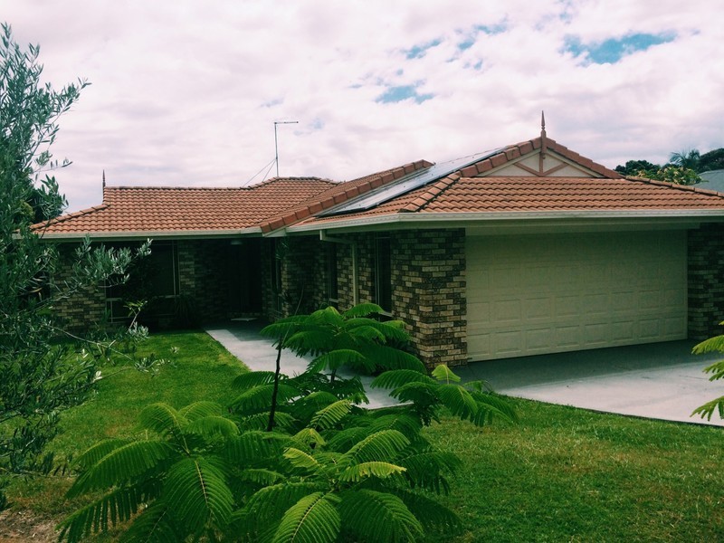 2 GLENDALE Crescent, Ocean Shores NSW 2483