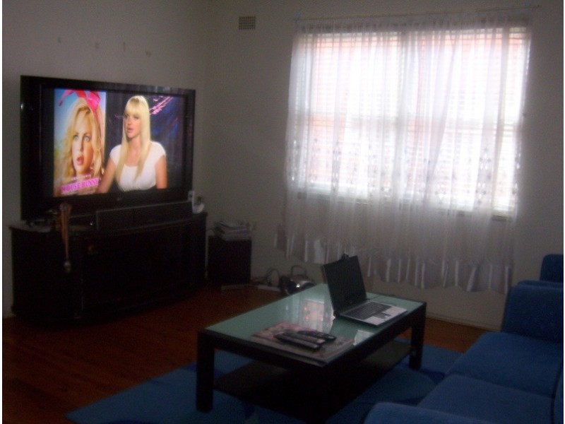 8 Queensborough Road, Croydon Park NSW 2133