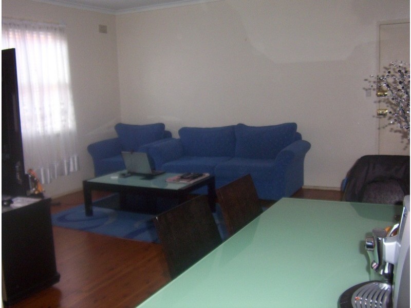 8 Queensborough Road, Croydon Park NSW 2133