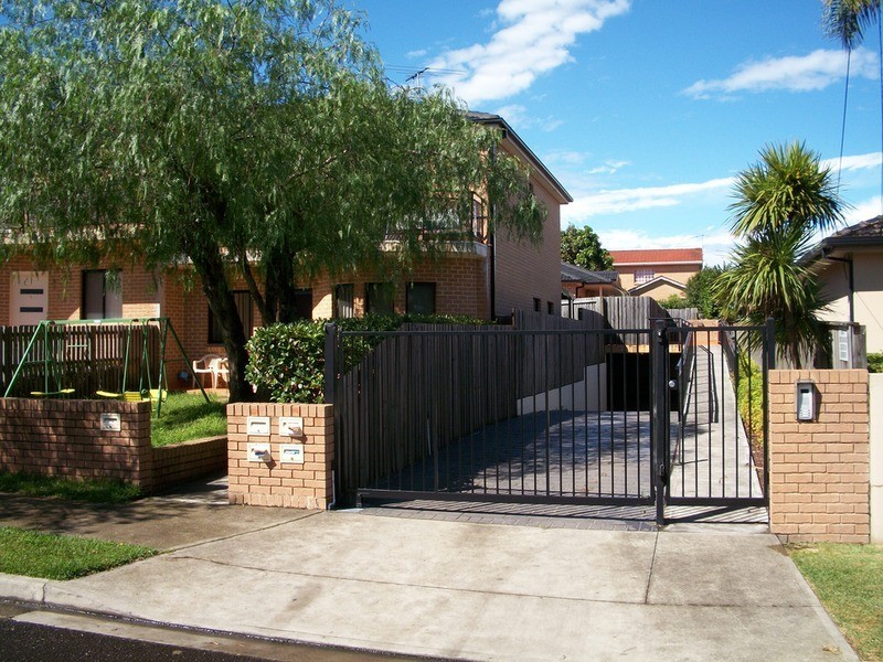 3/6 Allegra Avenue, Belmore NSW 2192