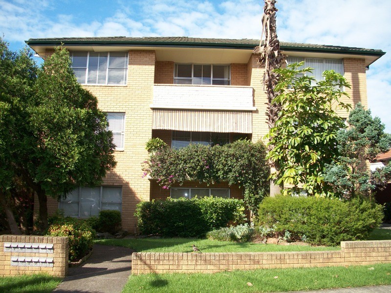 9/41 Fairmount  Street, Lakemba NSW 2195