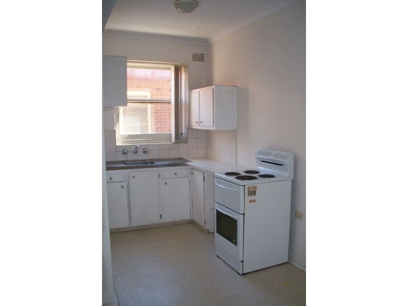 1/8 Queensborough Road, Croydon Park NSW 2133