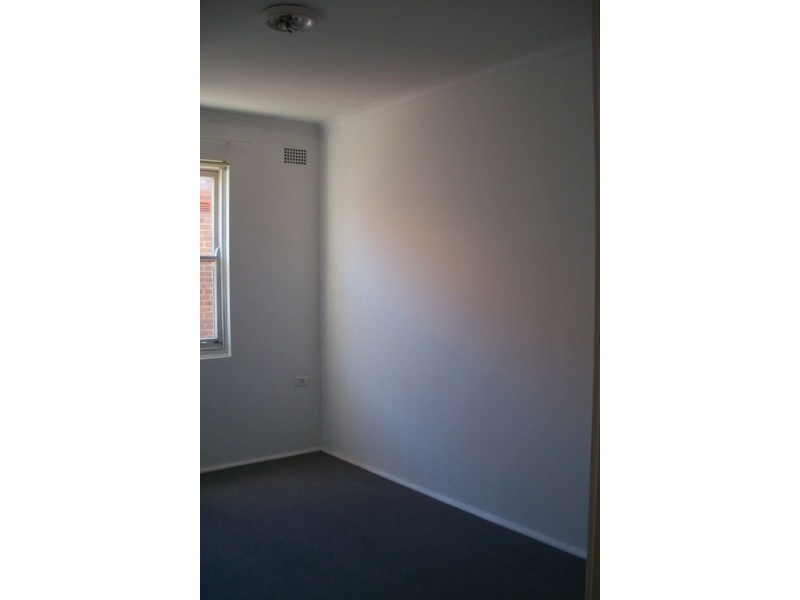 1/8 Queensborough Road, Croydon Park NSW 2133