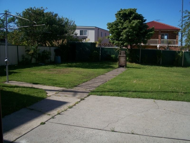 28 Scahill Street, Campsie NSW 2194