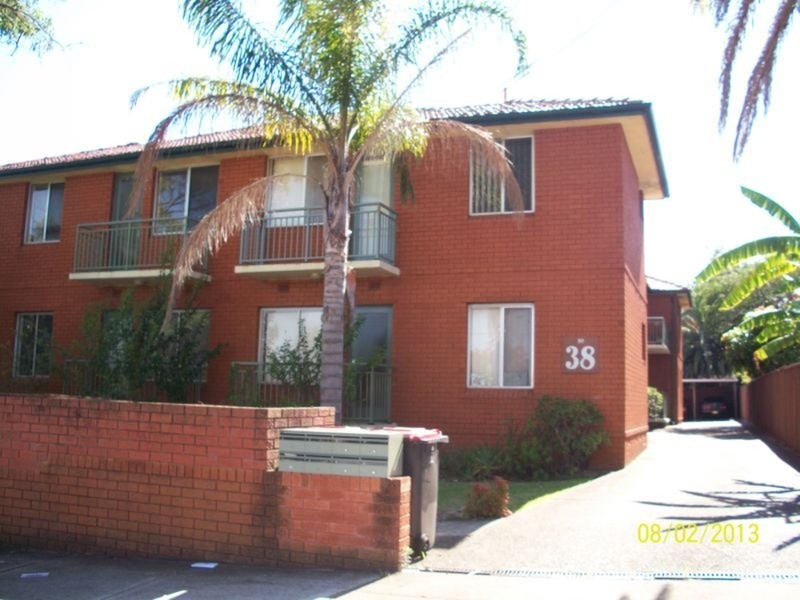 2/38 Loftus Street, Campsie NSW 2194