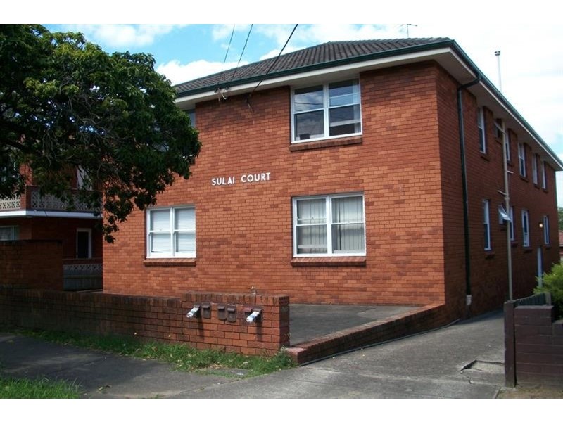 1/8 Queensborough Street, Croydon Park NSW 2133