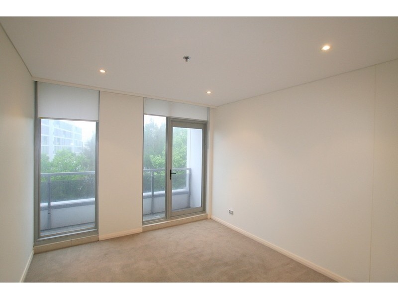 522/2 Lachlan Street, Waterloo NSW 2017