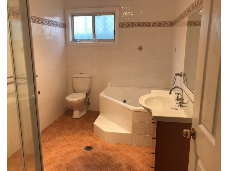 30 Universal Avenue, Georges Hall NSW 2198