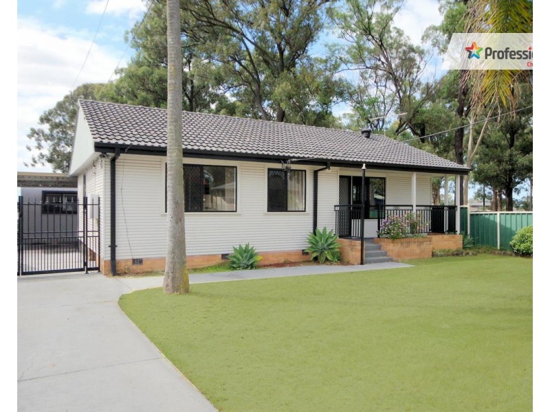 22 Van Dieman Crescent, Fairfield West NSW 2165