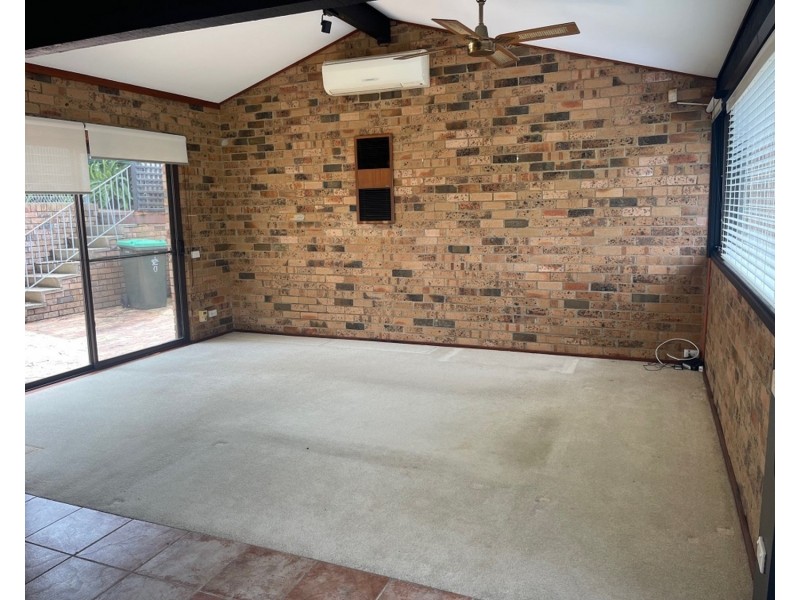 4 Korbel Place, Georges Hall NSW 2198
