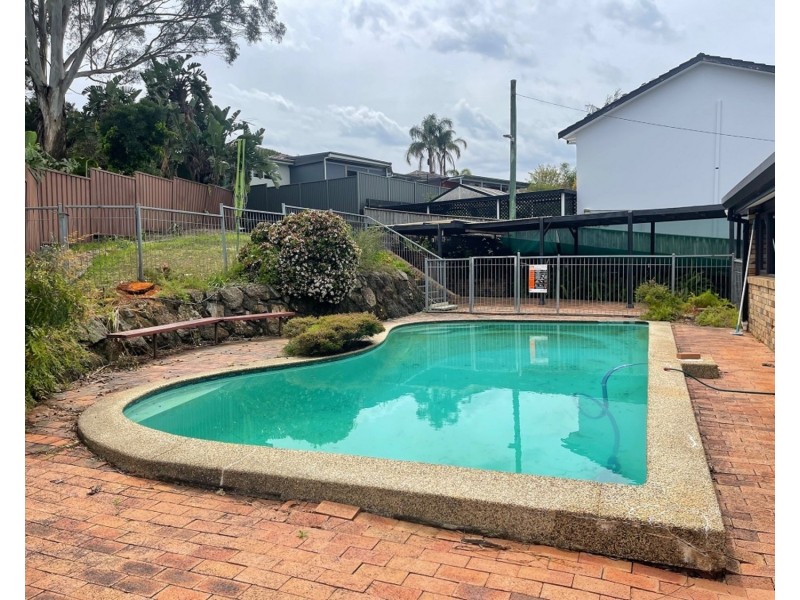 4 Korbel Place, Georges Hall NSW 2198