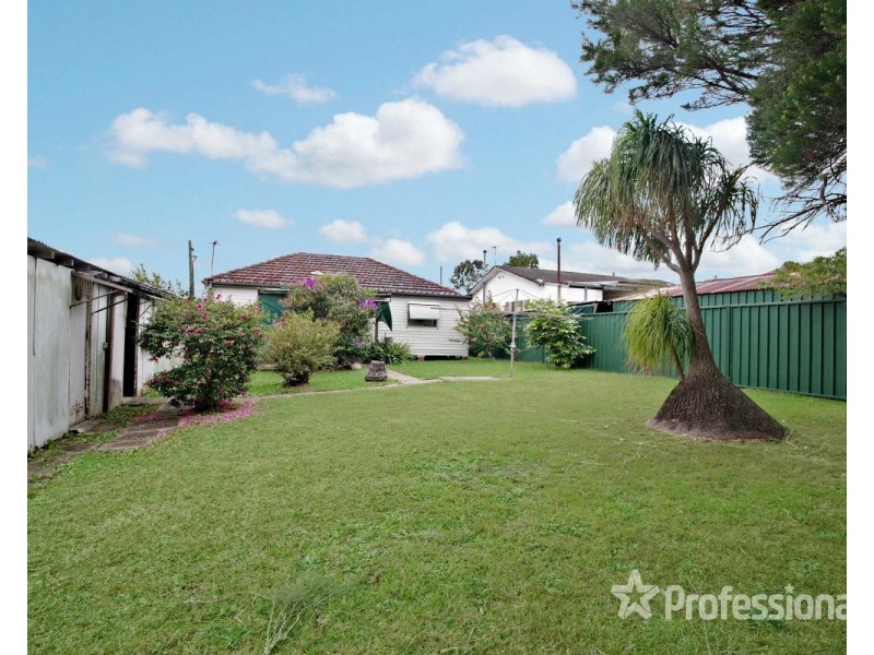 404 Blaxcell Street, South Granville NSW 2142