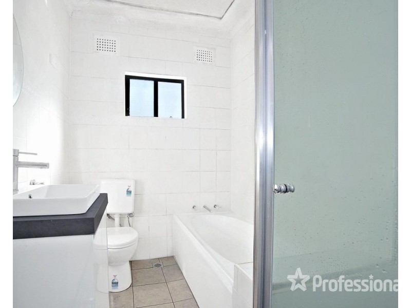 165 Woods Road, Sefton NSW 2162