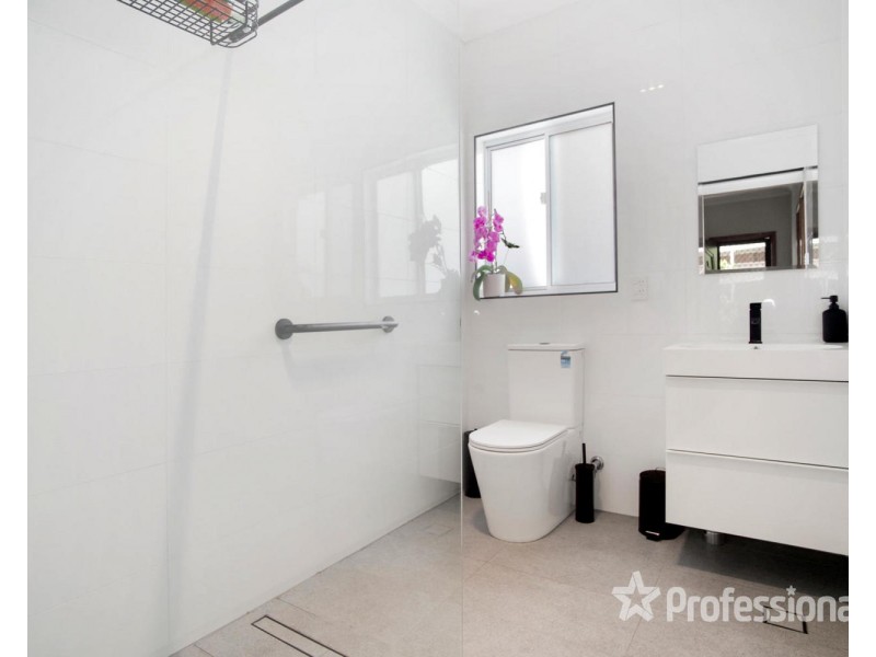 6 Greendale Crescent, Chester Hill NSW 2162