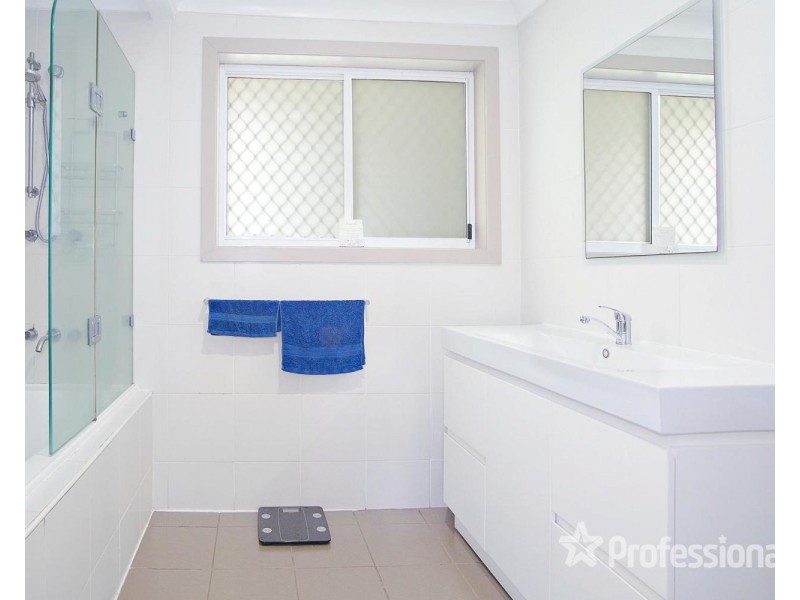 85 Jacaranda Drive, Georges Hall NSW 2198